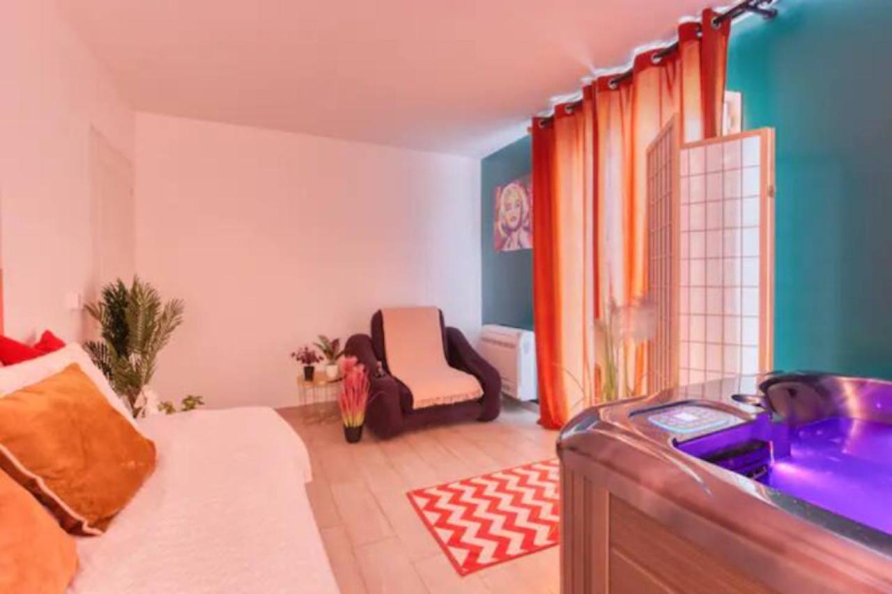 Suite Marilyn Monroe & Spa - 4P - Proche Disney Montry Exterior photo